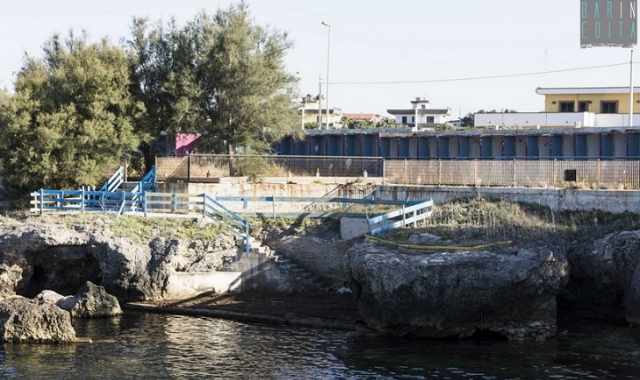 Bari, viaggio all'interno dell'ex lido della Polizia: gioiello abbandonato senza un perch